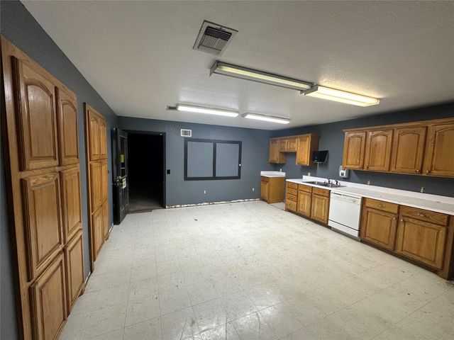 2013 W Us Highway 79, Buffalo, TX 75831