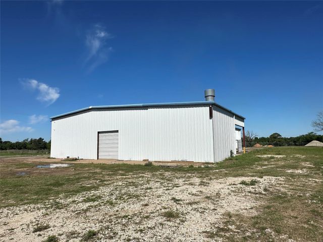2013 W Us Highway 79, Buffalo, TX 75831