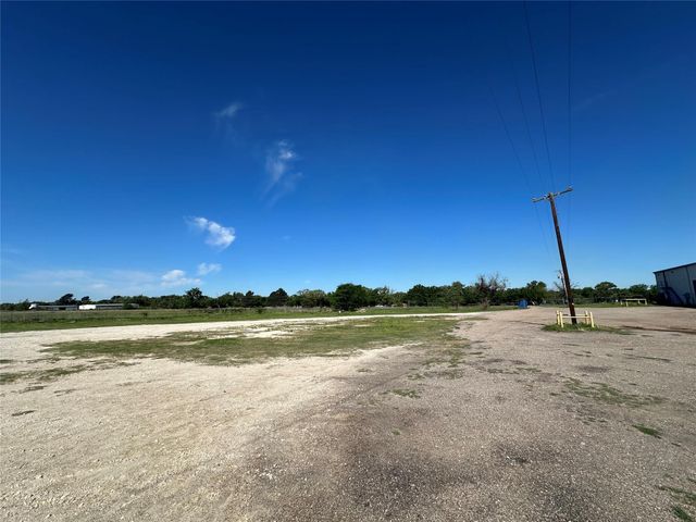 2013 W Us Highway 79, Buffalo, TX 75831