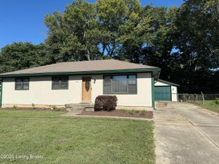 222 Hillcrest Dr, Mt Washington, KY 40047