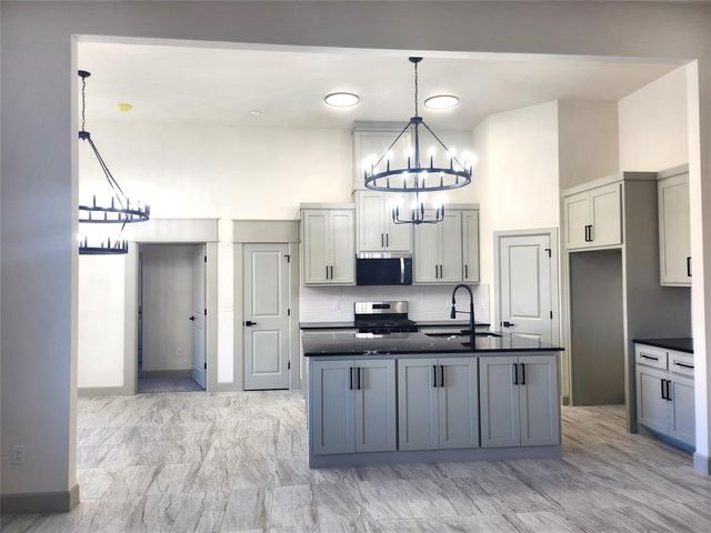 11621 NW 103rd Street, Yukon, OK 73099