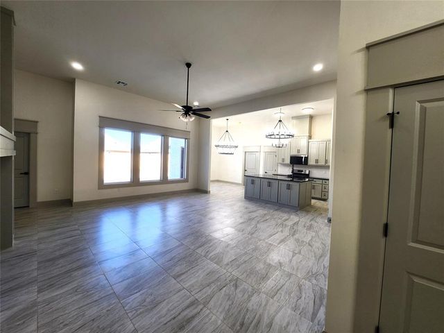 11621 NW 103rd Street, Yukon, OK 73099