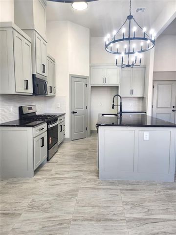 11621 NW 103rd Street, Yukon, OK 73099