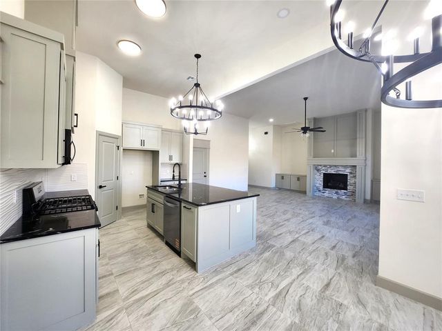 11621 NW 103rd Street, Yukon, OK 73099