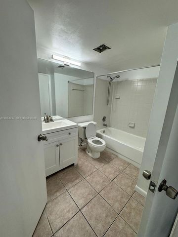 911 Coral Club Drive 911, Coral Springs, FL 33071