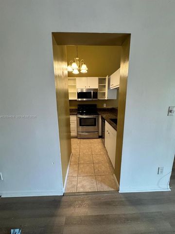 911 Coral Club Drive 911, Coral Springs, FL 33071
