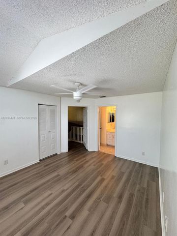 911 Coral Club Drive 911, Coral Springs, FL 33071