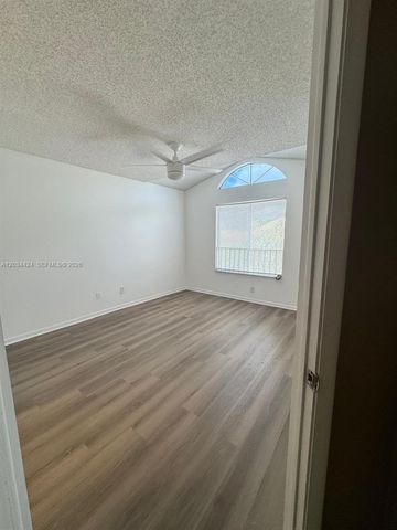 911 Coral Club Drive 911, Coral Springs, FL 33071