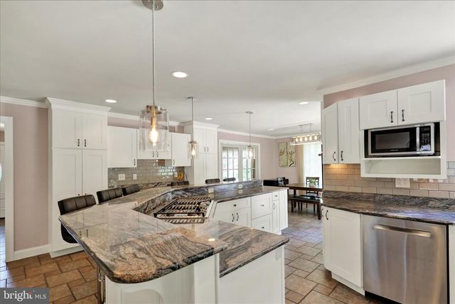 713 OLD FRITZTOWN RD, Reading, PA 19608