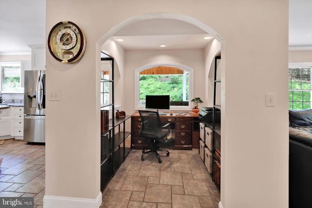 713 OLD FRITZTOWN RD, Reading, PA 19608