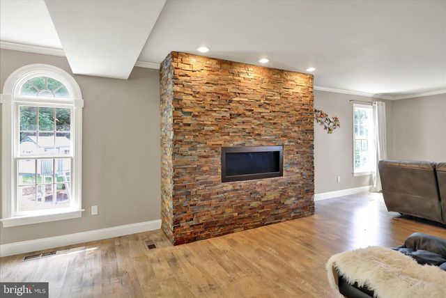 713 OLD FRITZTOWN RD, Reading, PA 19608