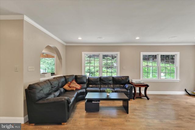 713 OLD FRITZTOWN RD, Reading, PA 19608