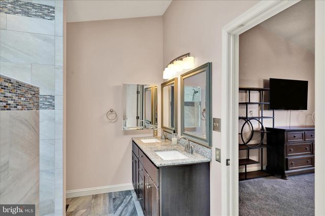 713 OLD FRITZTOWN RD, Reading, PA 19608
