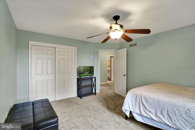 713 OLD FRITZTOWN RD, Reading, PA 19608