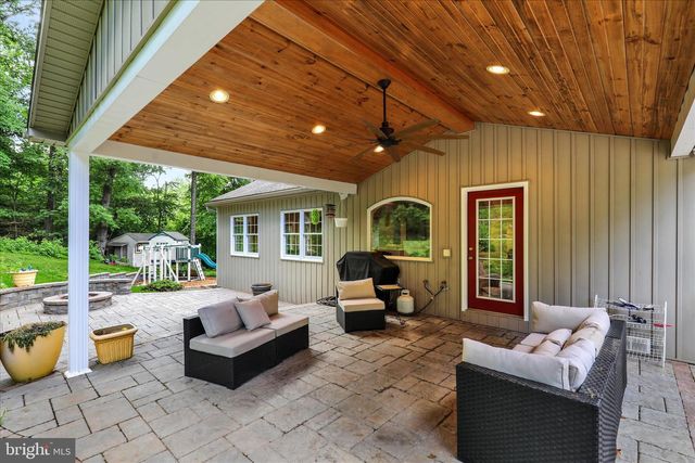 713 OLD FRITZTOWN RD, Reading, PA 19608