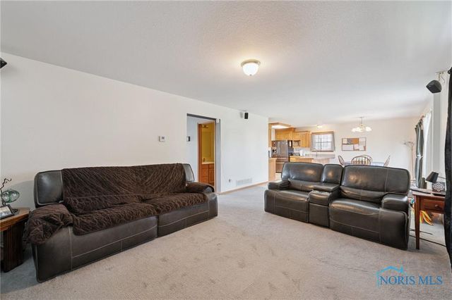 5694 Bermuda Drive, Walbridge, OH 43465