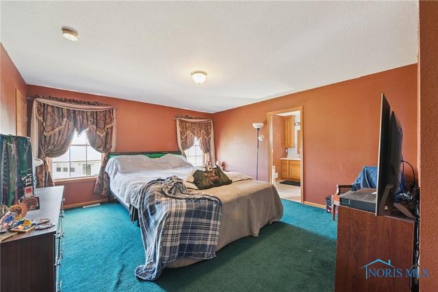 5694 Bermuda Drive, Walbridge, OH 43465