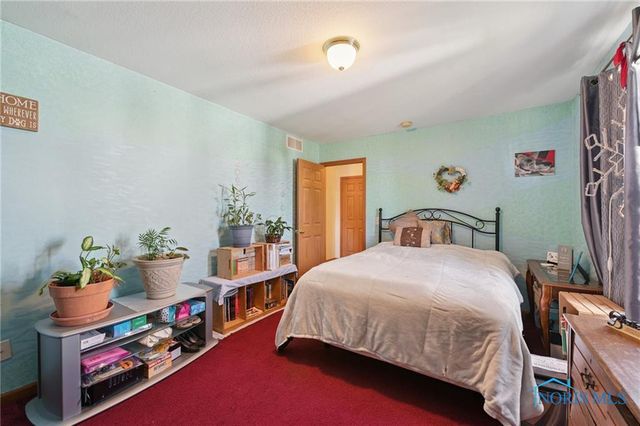 5694 Bermuda Drive, Walbridge, OH 43465