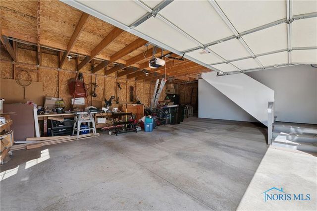 5694 Bermuda Drive, Walbridge, OH 43465