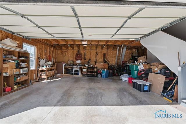 5694 Bermuda Drive, Walbridge, OH 43465