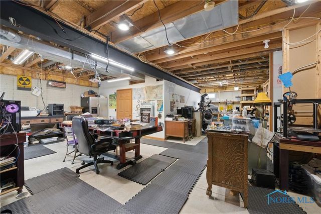 5694 Bermuda Drive, Walbridge, OH 43465