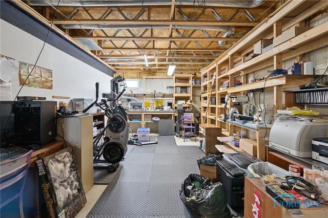 5694 Bermuda Drive, Walbridge, OH 43465