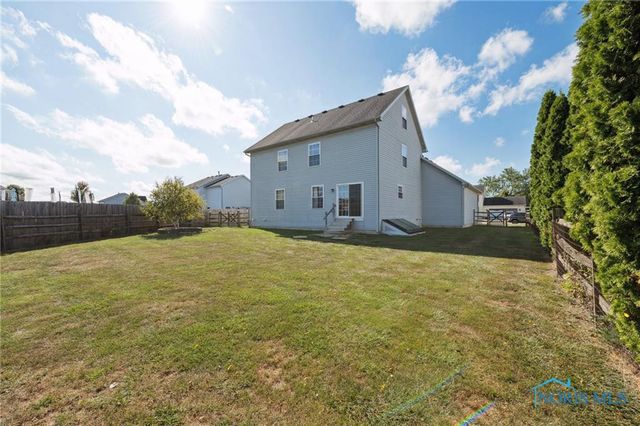 5694 Bermuda Drive, Walbridge, OH 43465