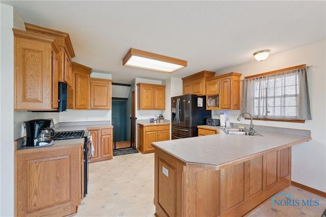 5694 Bermuda Drive, Walbridge, OH 43465