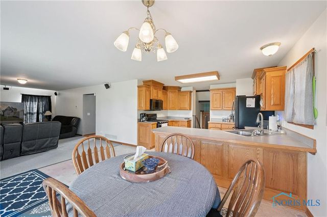 5694 Bermuda Drive, Walbridge, OH 43465