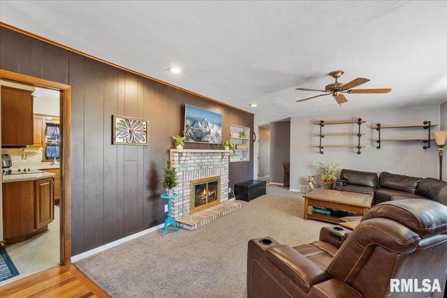 2620 HARMONY Drive, Bettendorf, IA 52722