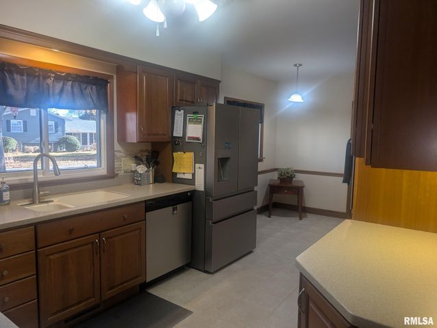 2620 HARMONY Drive, Bettendorf, IA 52722