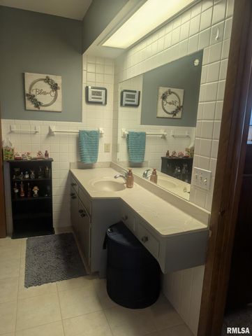 2620 HARMONY Drive, Bettendorf, IA 52722