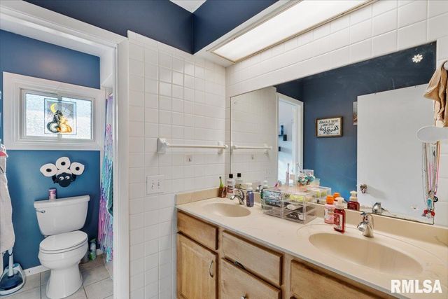 2620 HARMONY Drive, Bettendorf, IA 52722