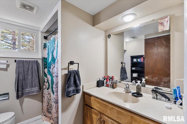 2620 HARMONY Drive, Bettendorf, IA 52722