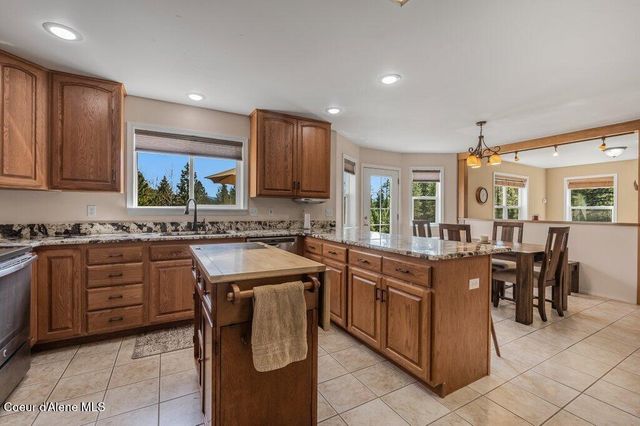 405 Brisboys RD, Sagle, ID 83860
