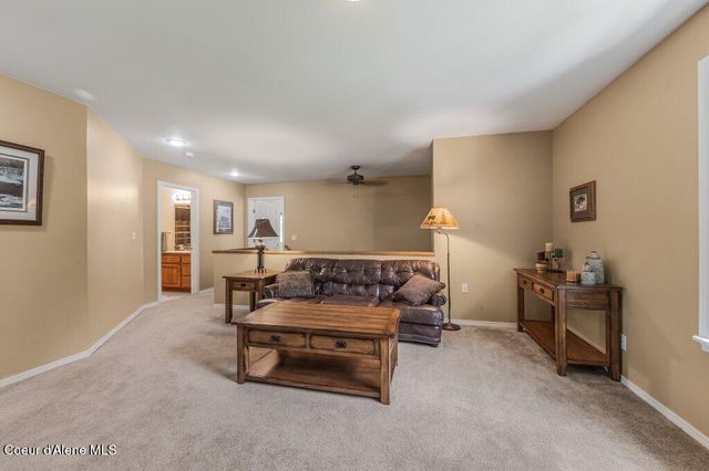 405 Brisboys RD, Sagle, ID 83860