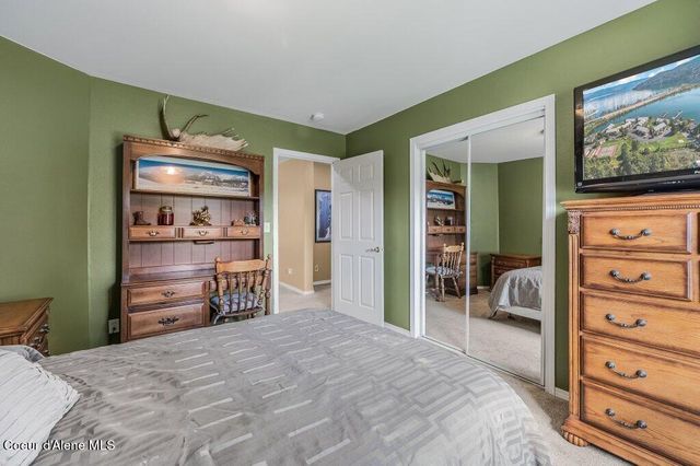 405 Brisboys RD, Sagle, ID 83860