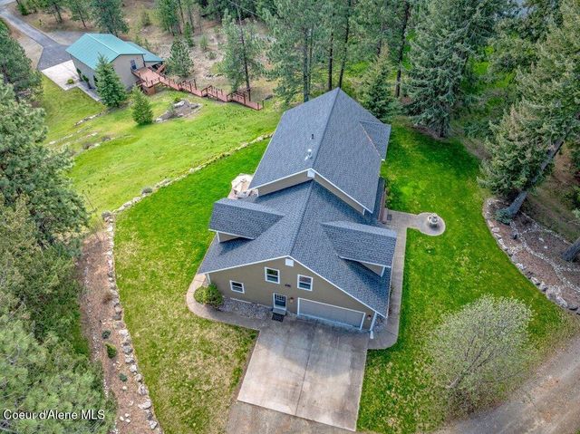 405 Brisboys RD, Sagle, ID 83860