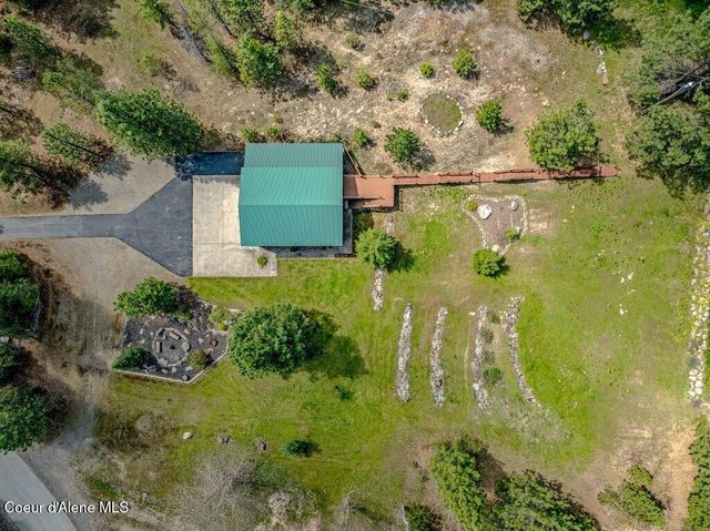405 Brisboys RD, Sagle, ID 83860