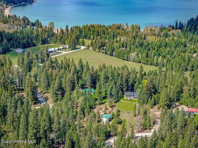 405 Brisboys RD, Sagle, ID 83860