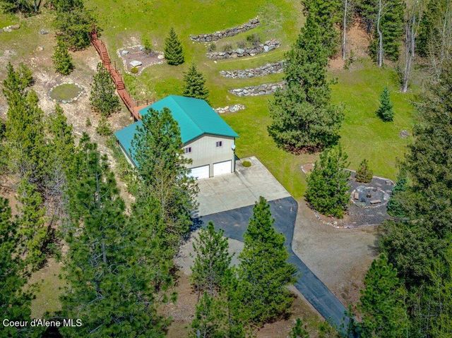 405 Brisboys RD, Sagle, ID 83860