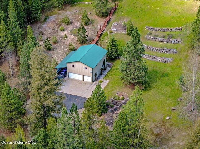 405 Brisboys RD, Sagle, ID 83860