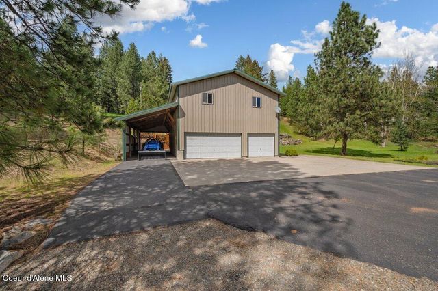 405 Brisboys RD, Sagle, ID 83860