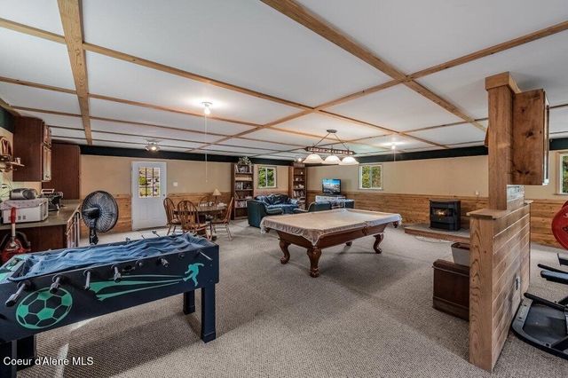 405 Brisboys RD, Sagle, ID 83860