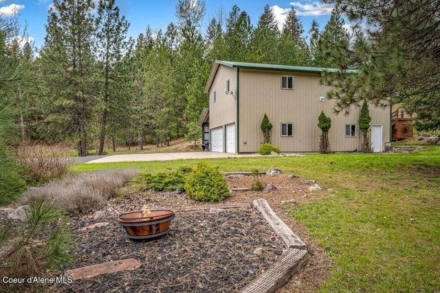 405 Brisboys RD, Sagle, ID 83860