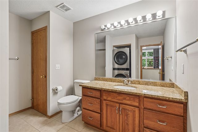 1351 Pompano Drive, Clive, IA 50325