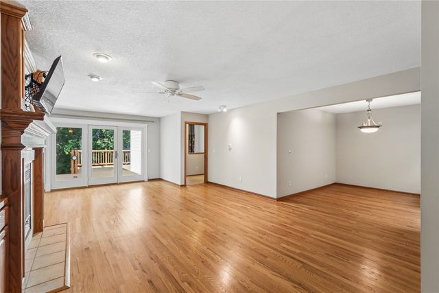 1351 Pompano Drive, Clive, IA 50325