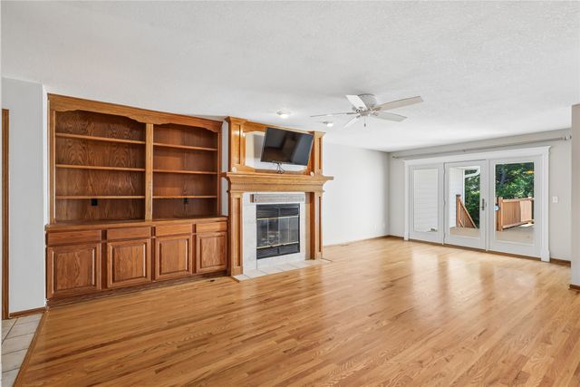 1351 Pompano Drive, Clive, IA 50325