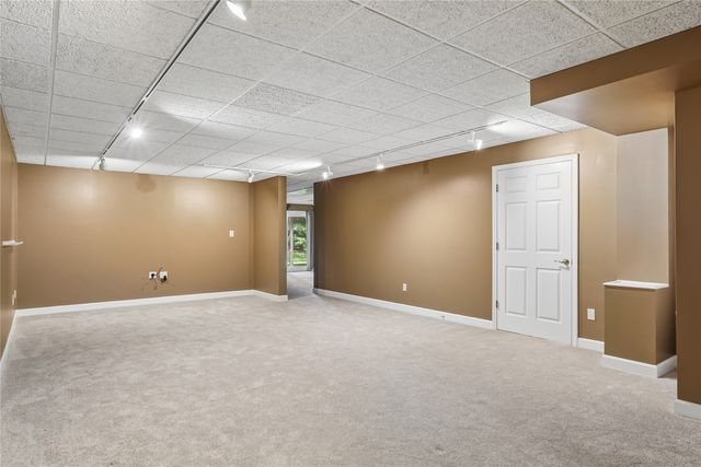 1351 Pompano Drive, Clive, IA 50325