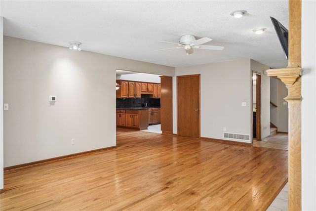 1351 Pompano Drive, Clive, IA 50325
